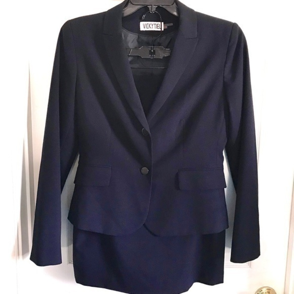 Vicky Tiel black business skirt 2-button suit